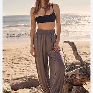 Chic Women's Ali Pants Nwt From Free People Silky Smooth Flowy Comfy Sz L